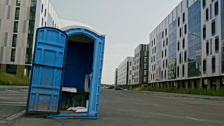 Best Restroom Trailer for Weddings  in Fife Heights, WA